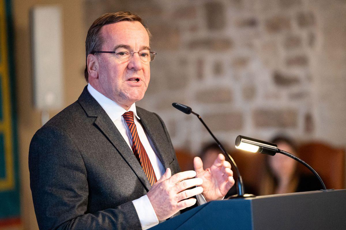 Глава Минобороны ФРГ Писториус заявил об интимных отношениях немцев с оружием