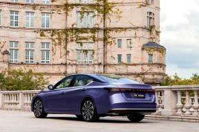 Nissan Teana возвращается в Россию: седан с «атмосферником» на 156 сил предлагают от 1,63 млн рублей