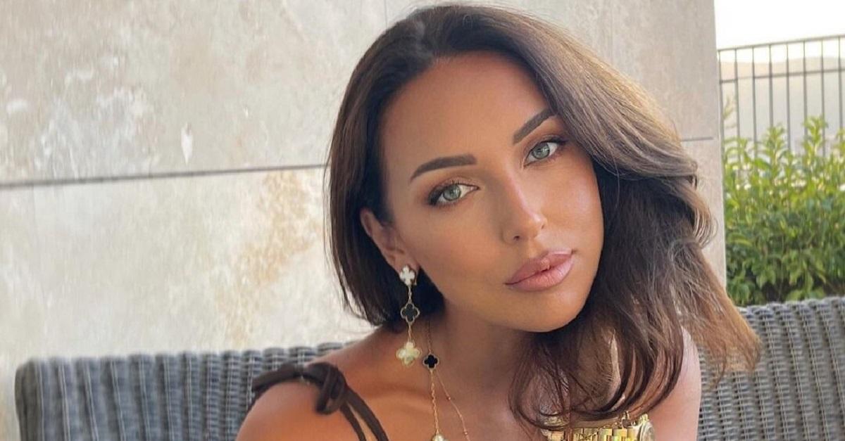 Алсу рассекретила, как ее 18-летняя дочь делает уроки