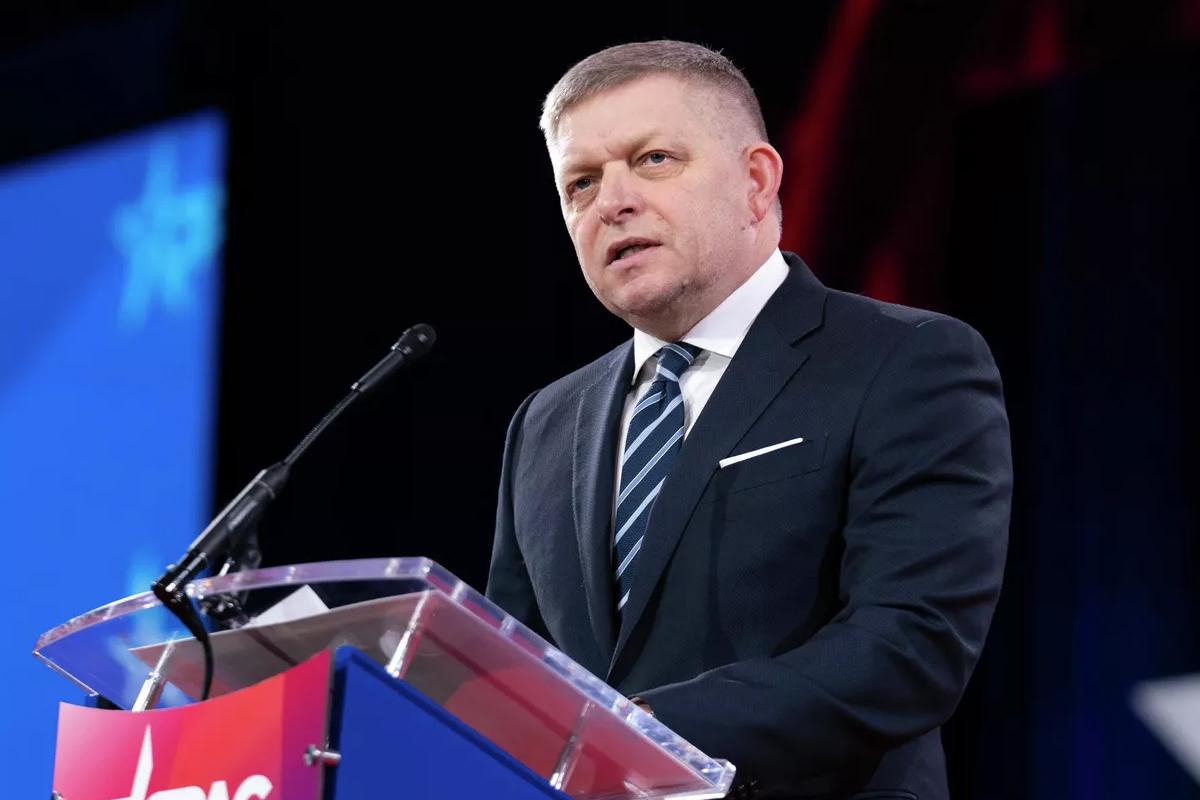 Сбегают ротами: Фицо добил Киев правдой об армии, которая не хочет воевать за чужие интересы