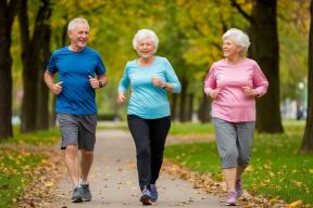 Назло стереотипам: ученые доказали, что после 65 лет жизнь только начинается — у 45% пожилых людей здоровье неожиданно пошло в гору