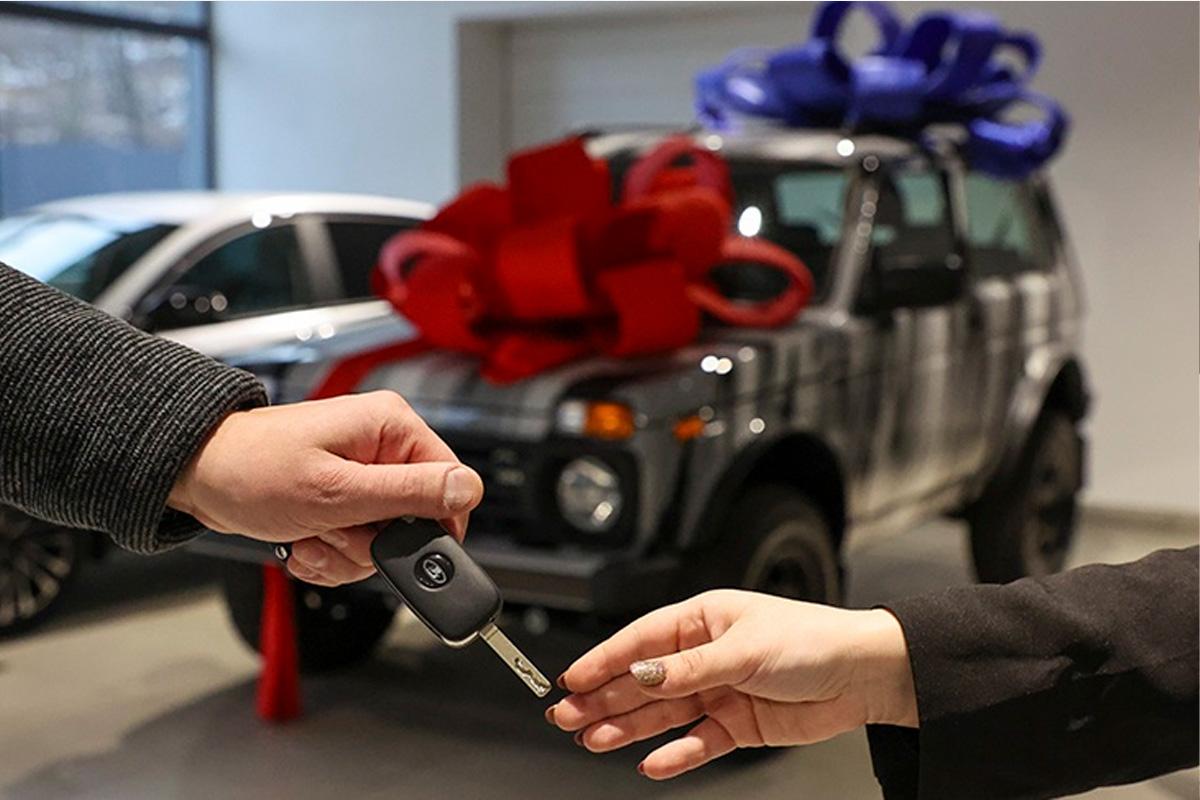 Эксперт объяснил, почему автопроизводители стремятся продаваться на маркетплейсах