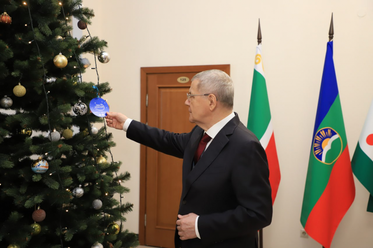 Махмуд-Али Калиматов: Полпред Президента в СКФО Юрий Чайка дал старт «Елке желаний» в Пятигорске, исполнив мечты 21 ребенка из семи регионов