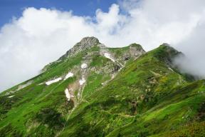 Emergencies Ministry rescues two tourists who got lost in the mountains near Sochi