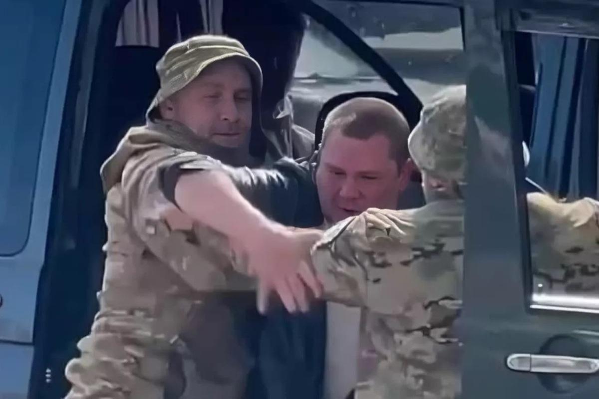 Украинские мужчины из-за ТЦК сбежали из церкви с куличами