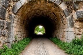 В Германии на месте 6000-летнего захоронения обнаружили средневековый тоннель