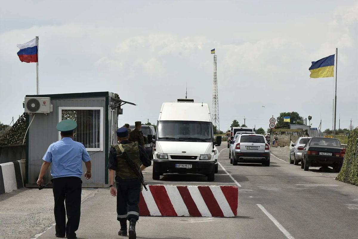 Россия официально закрывает 20 пунктов пропуска с Украиной