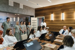 В Уфе провели образовательный интенсив по подготовке операционных сестер для робохирургии