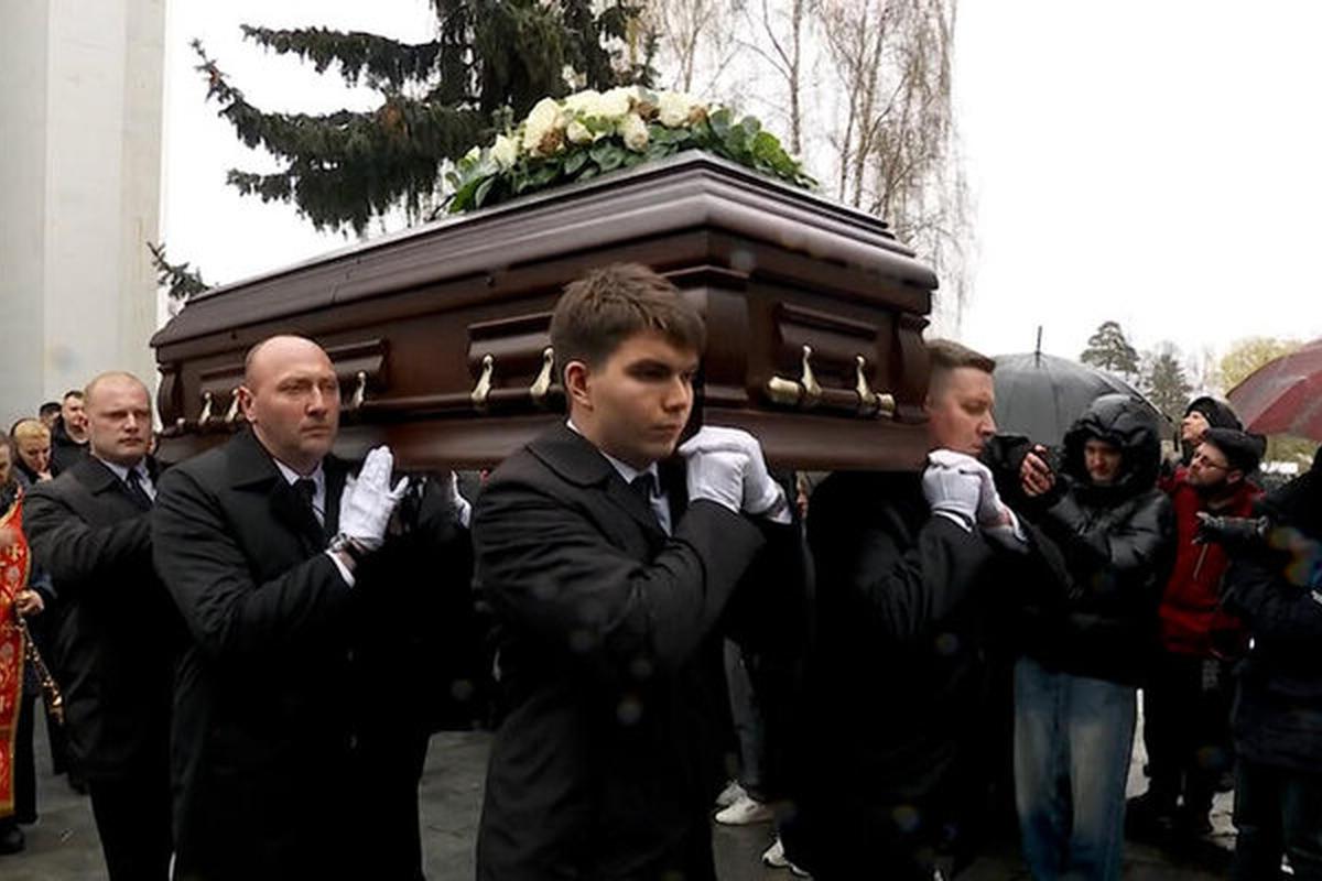 Прощание с легендой: Малышева, Эрнст и Якубович пришли на похороны Алексея Пиманова