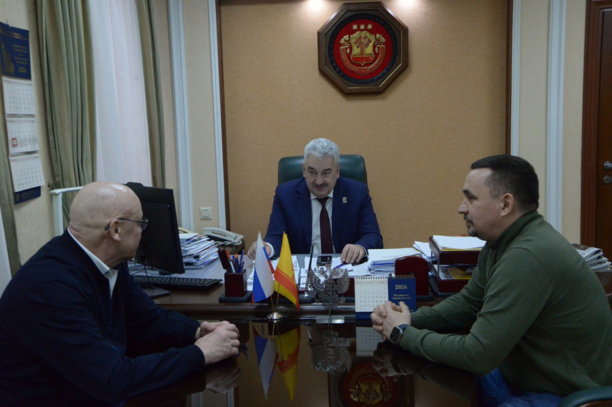 Спикер Госсовета Чувашии Леонид Черкесов на встрече с представителями «Союза добровольцев Донбасса»: Наша задача – делать всё, чтобы те, кто рискует жизнью, чувствовали поддержку