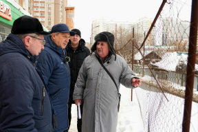 Мэр Иван Носков поручил коммунальным службам увеличить суточные объемы вывоза снега в Самаре до 20 тысяч тонн