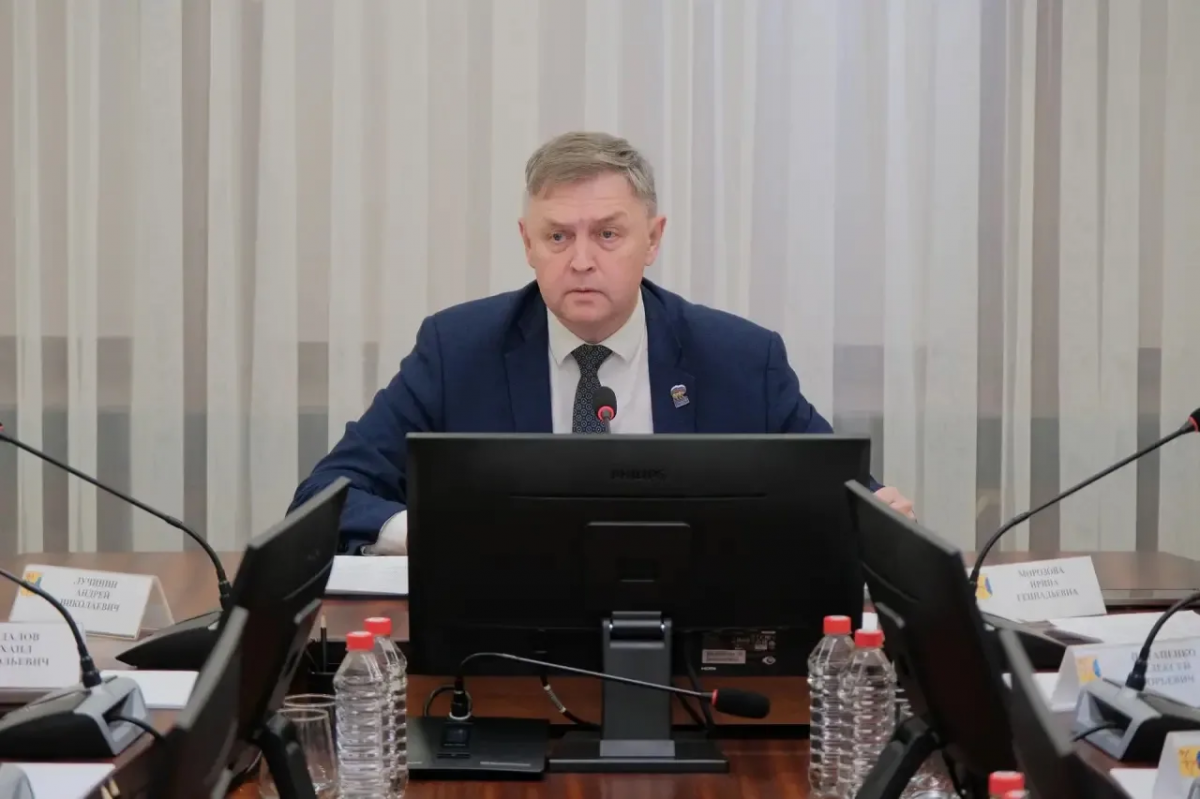 Спикер Заксобрания Кировской области Роман Береснев: Снижение документационной нагрузки на бюджетников даст импульс развитию многих сфер экономики