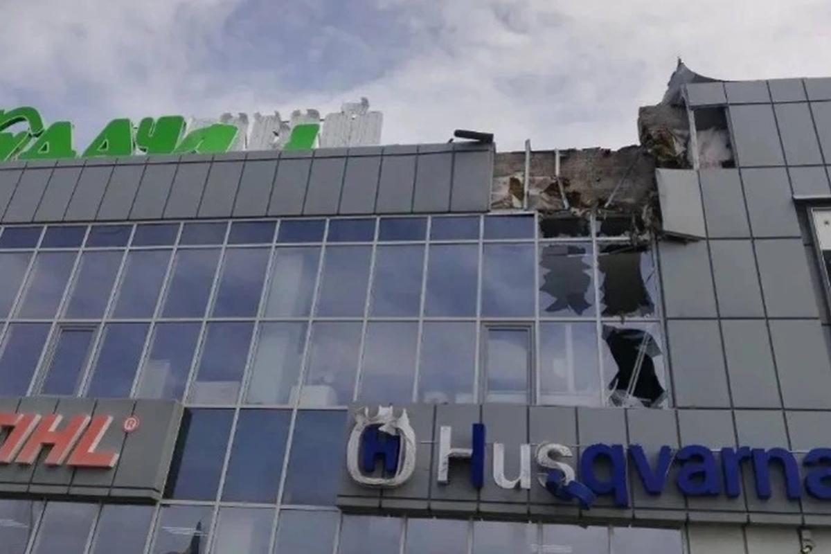 Обломки БПЛА повредили жилые дома и склад в Новороссийске