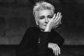 «Ночной снайпер» дал маху: Диана Арбенина рухнула в воду прямо во время концерта в Москве