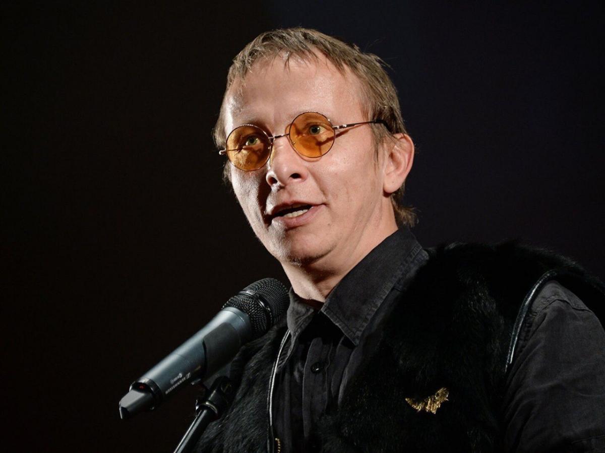 Закупает консервы и готов ко всему. Иван Охлобыстин назвал единственное, что нельзя потерять