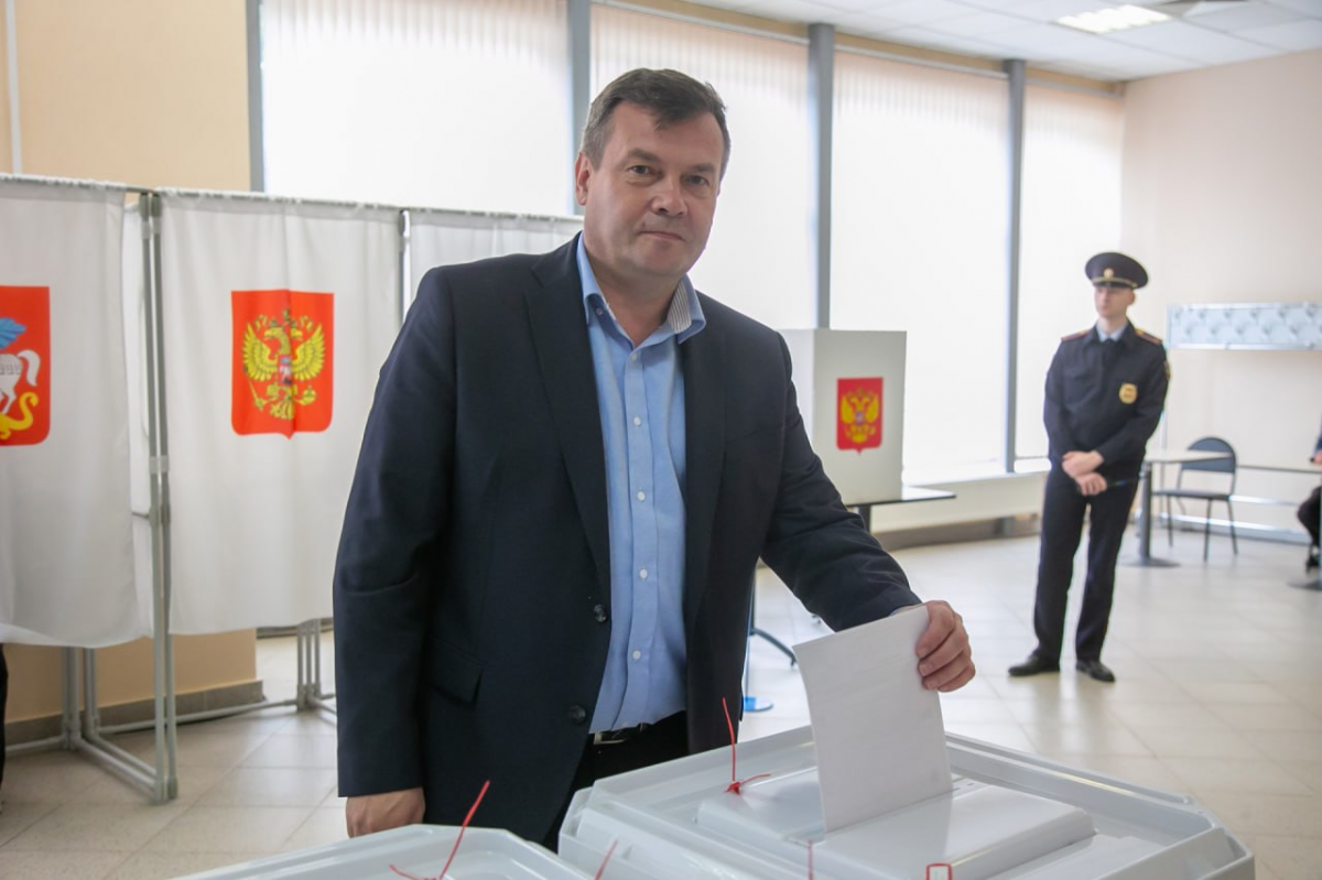 Глава Коломны Александр Гречищев принял участие в голосовании на выборах депутатов Госдумы, Московской областной Думы и Совета депутатов городского округа
