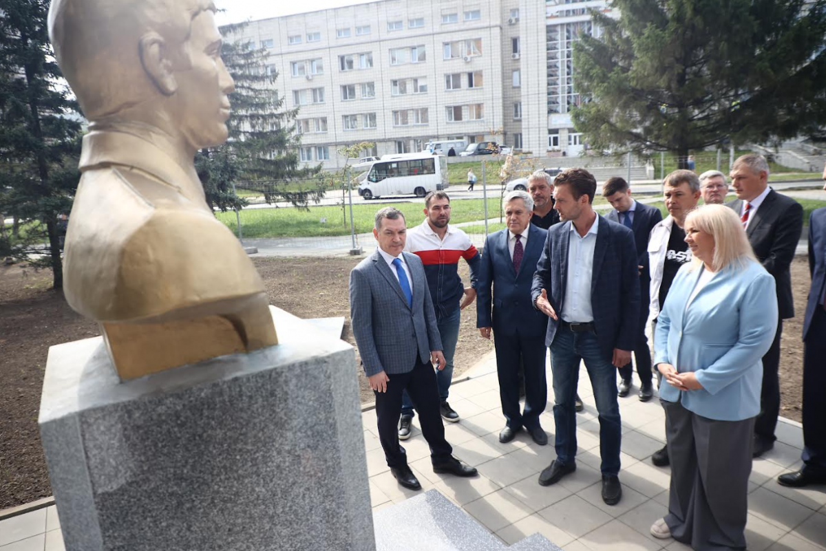 Мэр Новосибирска Максим Кудрявцев: Благоустройство сквера имени Александра Демакова завершат к концу сентября