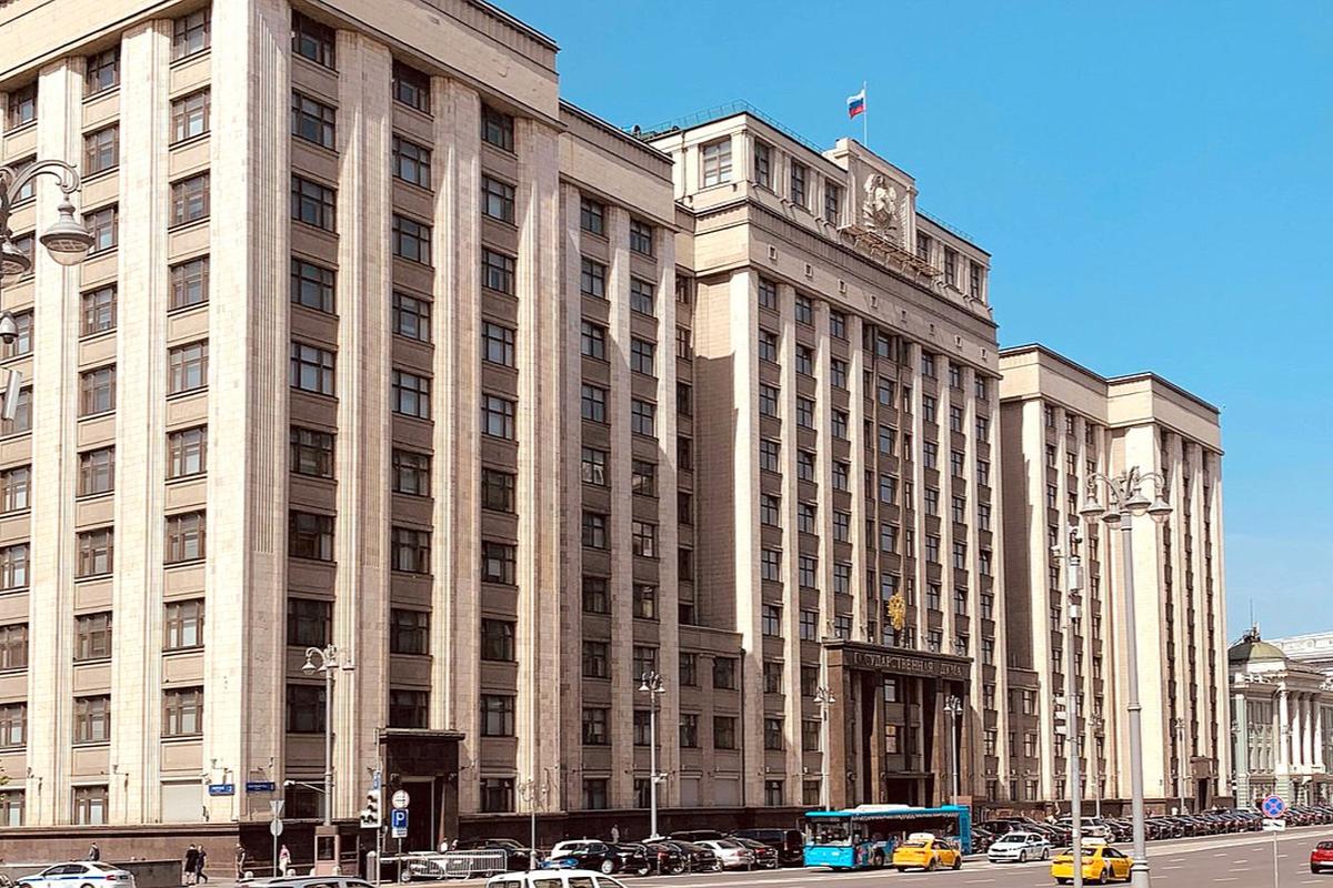 В Госдуме предложили сократить рабочие часы для россиян