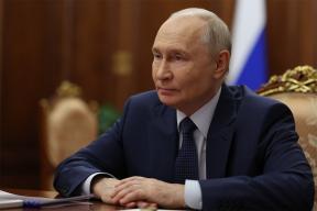 Путин лично справился о здоровье Миронова: лидер эсеров на связи, но все еще на больничном
