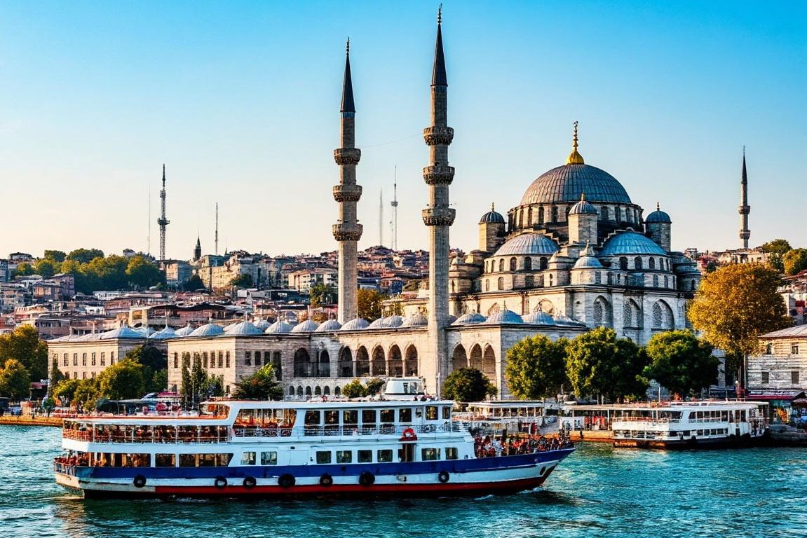 Турция в два раза дешевле Бали: стали известны цены на майские туры для россиян