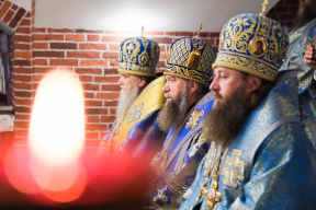 Председатель Думы Астраханской области Игорь Мартынов поздравил митрополита Астраханского и Камызякского Никона с 14-летием архиерейской хиротонии