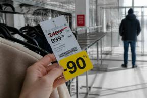Скидки до 90%. Россияне получили шанс одеться даром. Магазинам одежды нужна «скорая помощь»