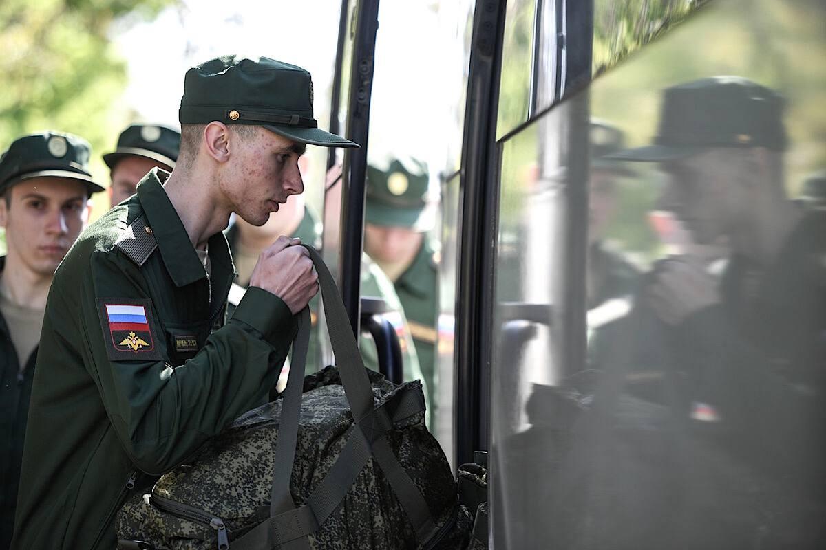 Азербайджан передал России уклониста Савлатова