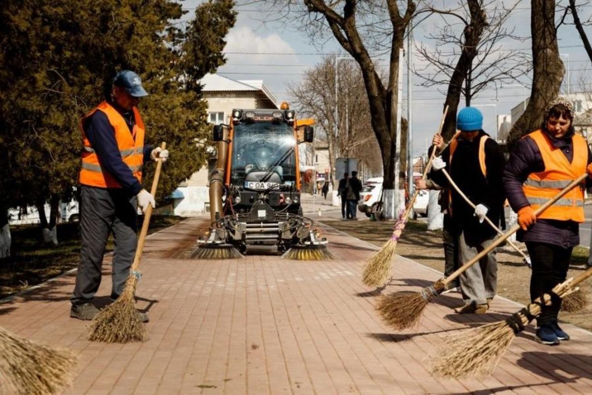 В Саратове улицы начнут мести осужденные граждане