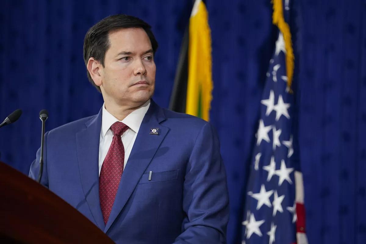 США обсудят с Венгрией и Словакией отказ от энергоресурсов из России