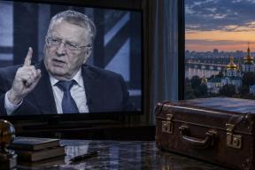 Жириновский начал с чемодана: чем закончилось его предупреждение Киеву
