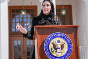 Республиканка Луна пошла против коллег и продолжит диалог с Россией — зачем она водила депутатов Госдумы по Конгрессу