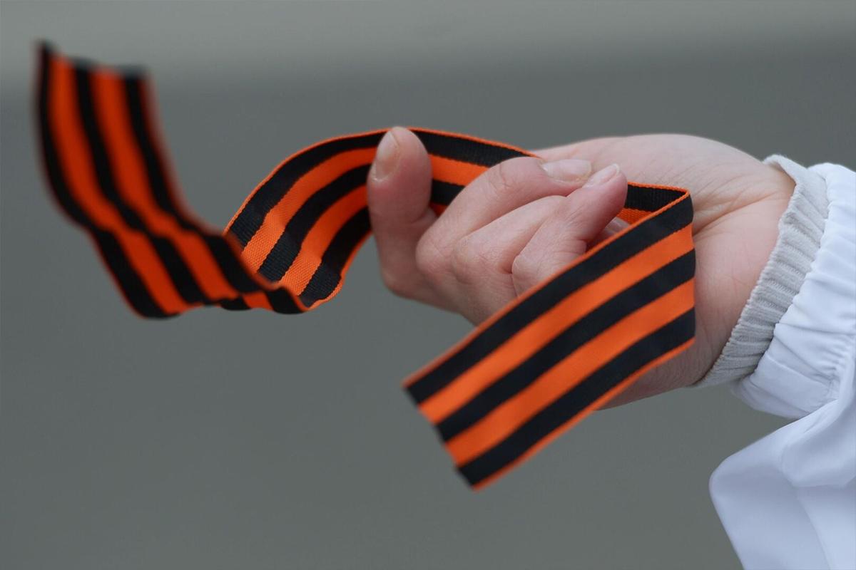 Берлин на 9 мая снова прячет георгиевские ленточки и флаги РФ