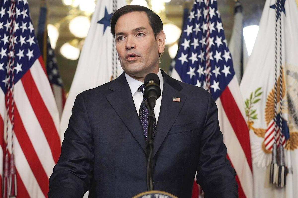 ЕС должен участвовать в переговорах по Украине, чтобы снять санкции с России