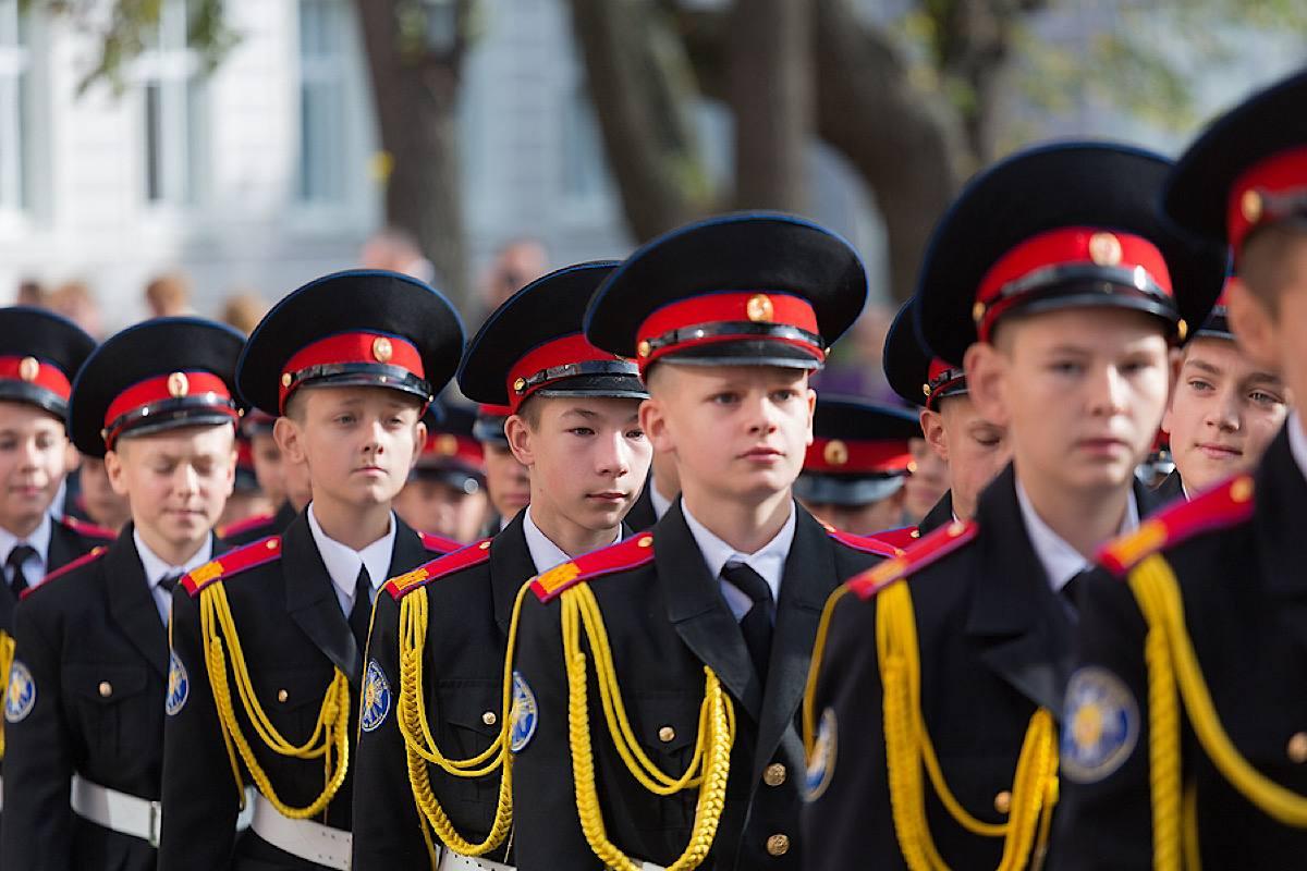 Петербург усиливает патриотическое воспитание: в ЗакСе одобрили поправки о служении Отечеству и защите исторической правды