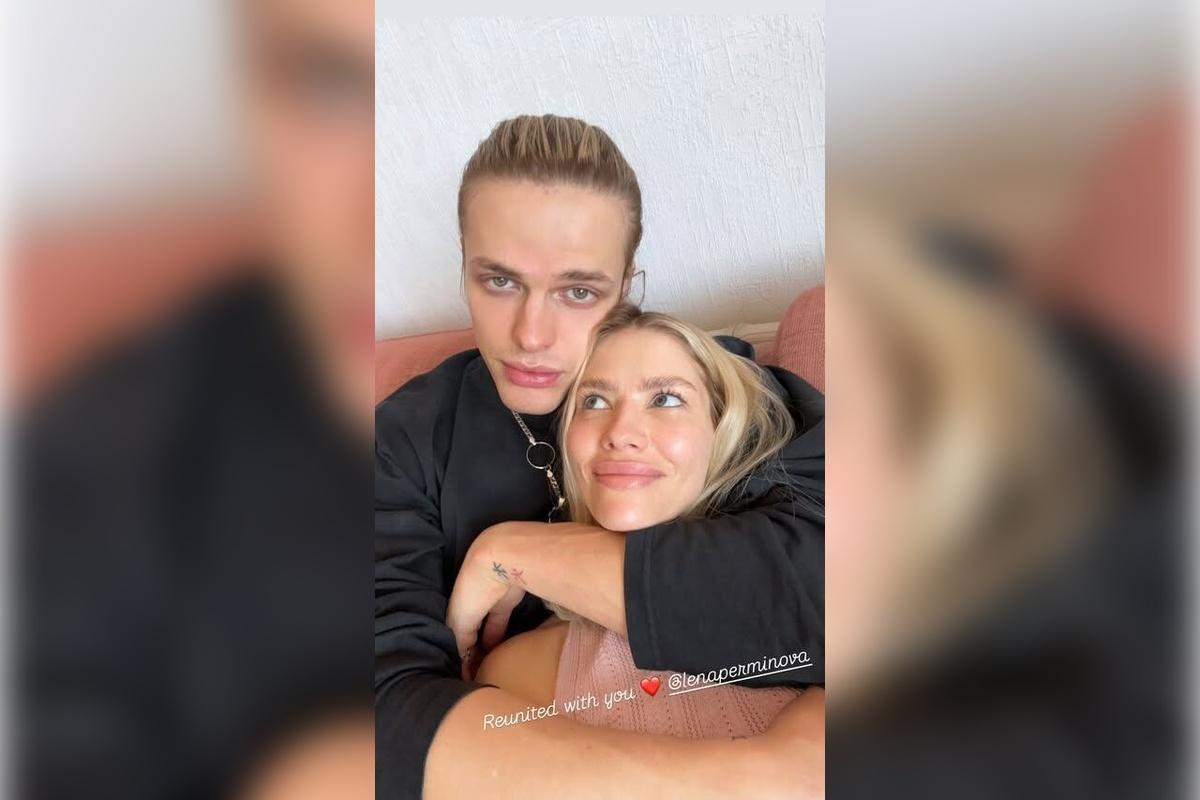 Модель Елена Перминова улетела на отдых с возлюбленным