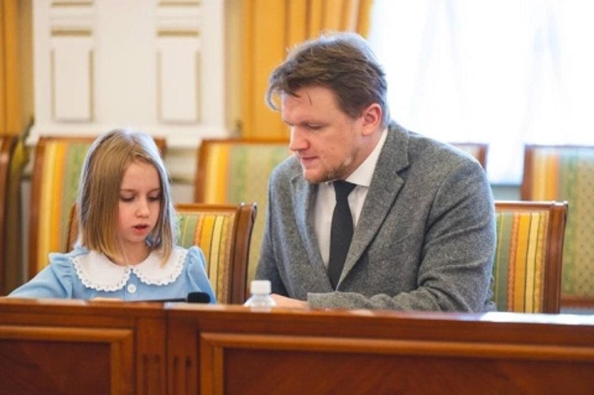 Власти Мурманской области рассматривают создание детских комнат в крупных организациях