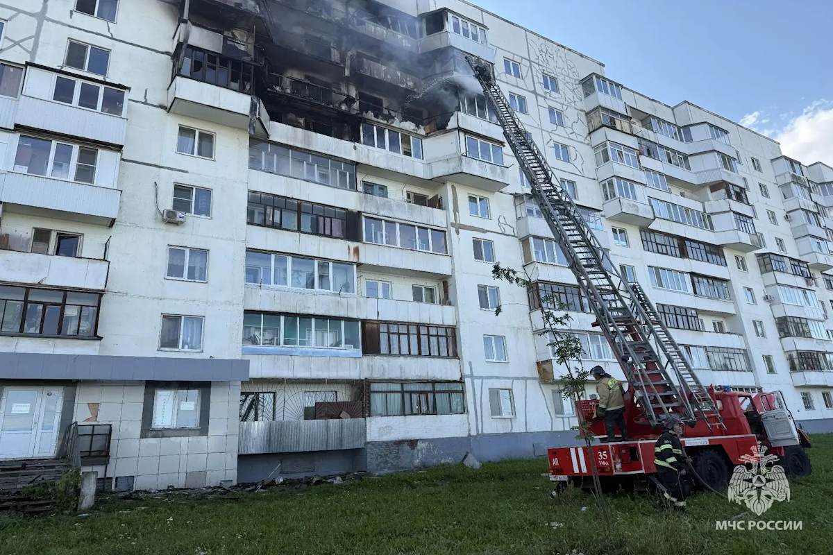 После пожара на улице Гвардейской в Уфе десятки семей остались без жилья