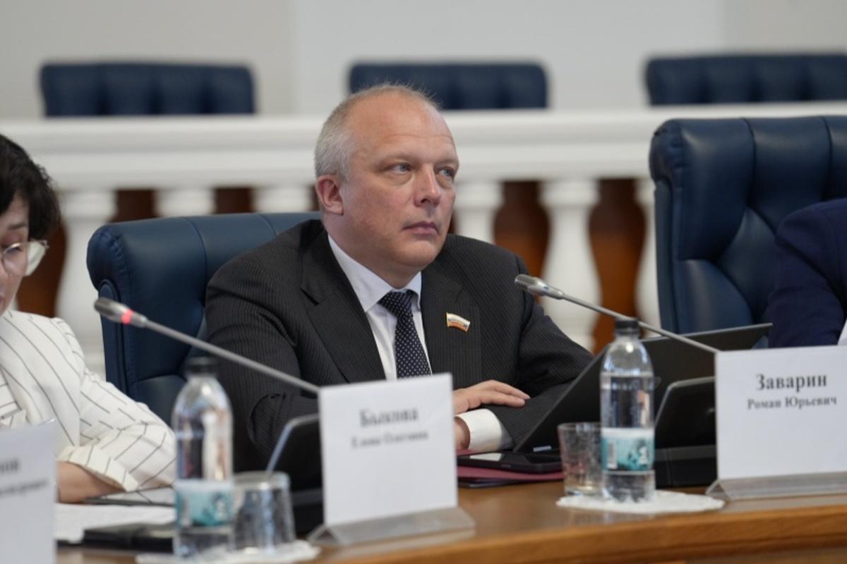 Спикер Заксобрания Вологодской области Роман Заварин предложил устранить правовой пробел в контроле за популяциями диких животных в нацпарках