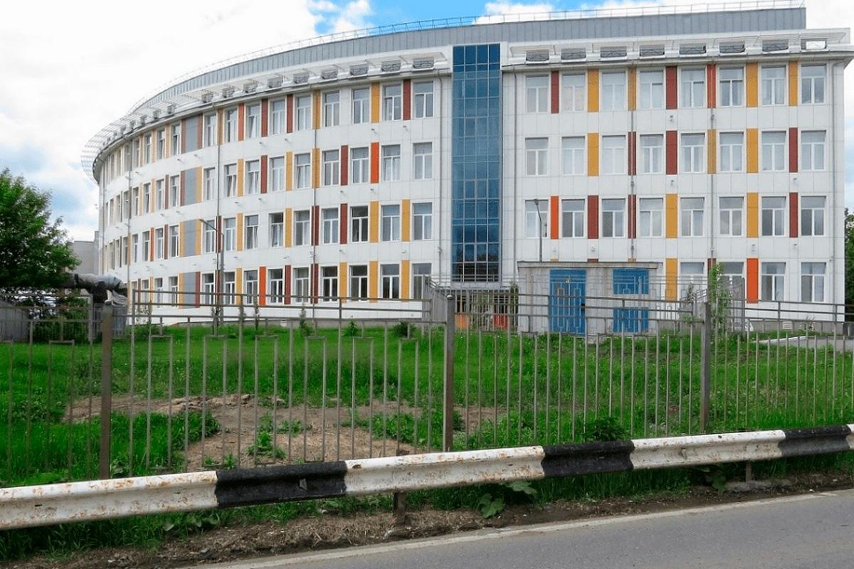 Депобразования Тюмени отчитался о проверках после трагедий в учебном заведении