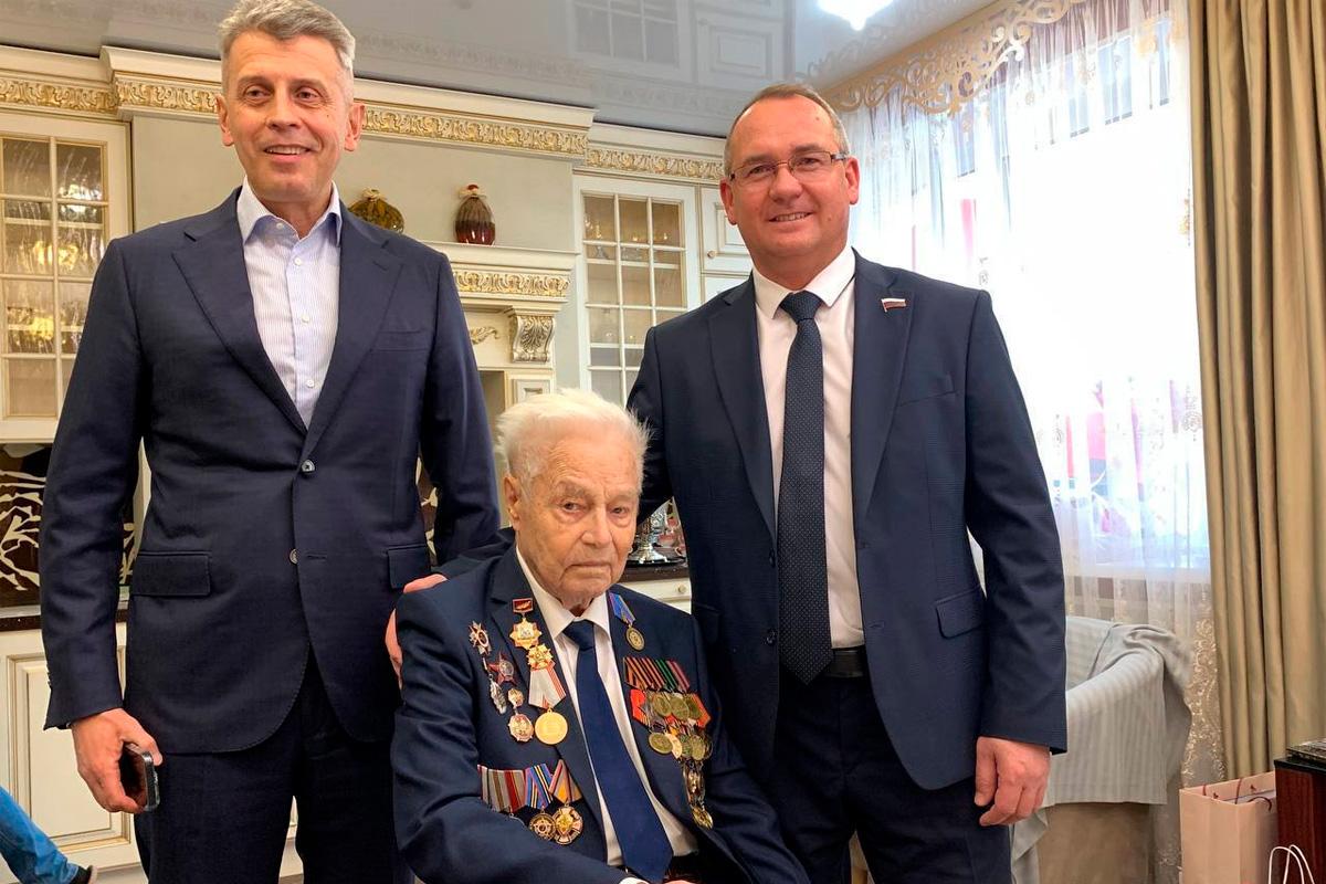 Председатель городской Думы Евгений Чинцов поздравил нижегородцев с Днем защитника Отечества