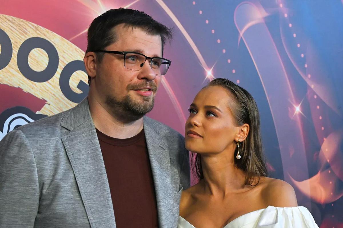 Жена Харламова взбесилась из-за слитой в СМИ новости о беременности