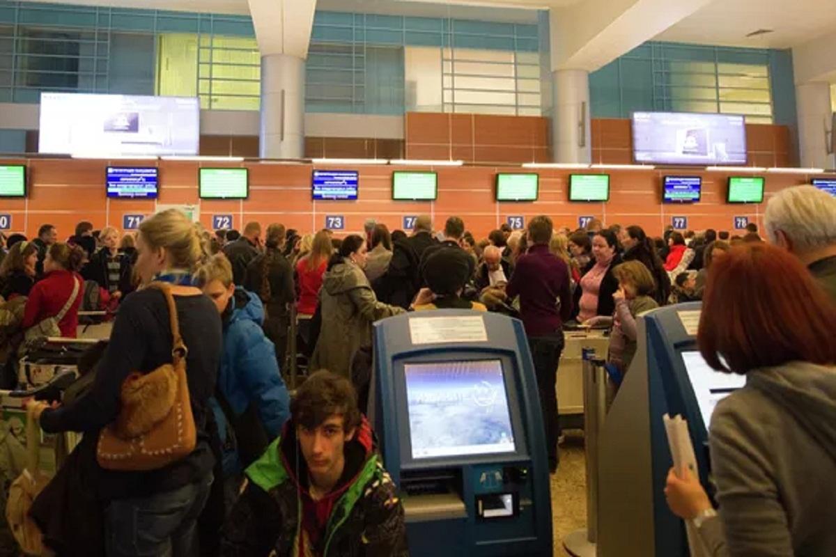 Tourists whose flights were canceled or rescheduled the day before will not have their tours extended