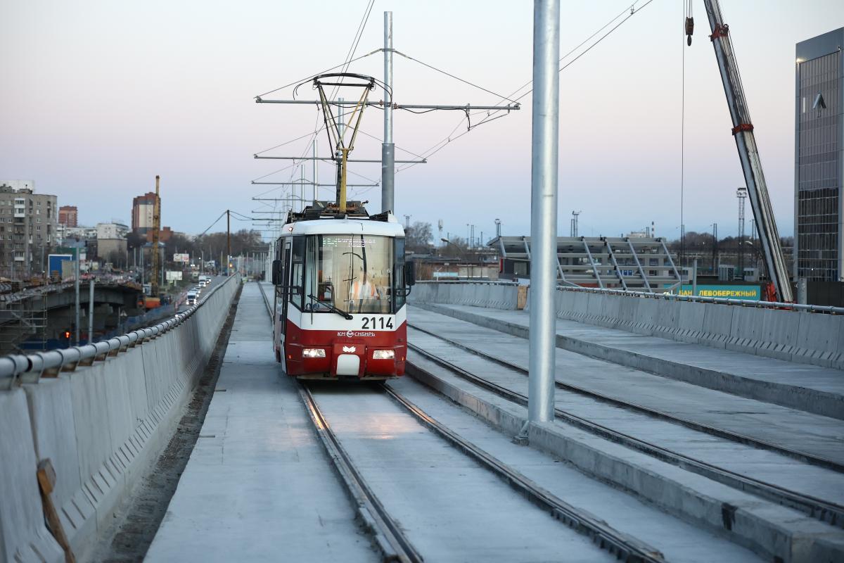Мэр Новосибирска Максим Кудрявцев: Перенос трамвайных путей на эстакаду на площади Труда улучшит качество и регулярность движения транспорта