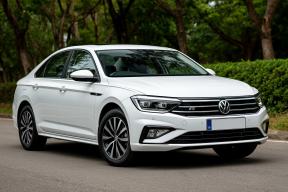 Льготы на грани отмены: на чём держится низкий ценник Volkswagen Lavida Pro в РФ