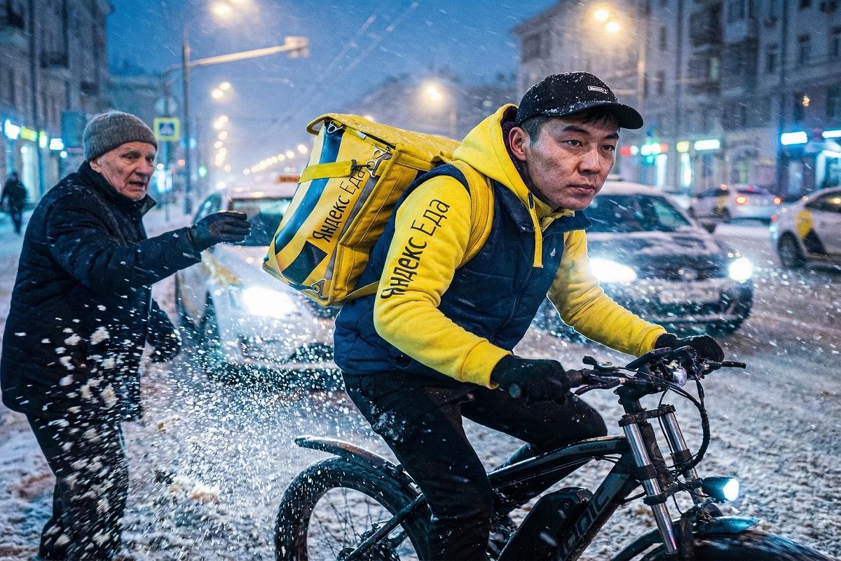 В Петербурге сформировали рабочую группу по контролю за курьерами на электровелосипедах