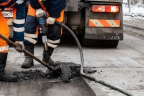 На дорогах Московской области за сутки залатали более трех тысяч ям