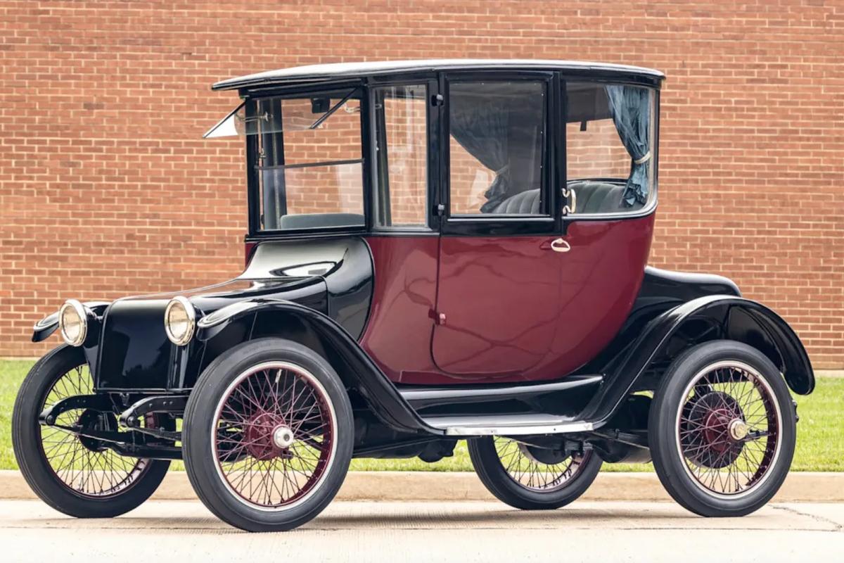 Электромобиль 1918 года на батареях от Nissan Leaf: винтаж с современным сердцем продают за $100 000