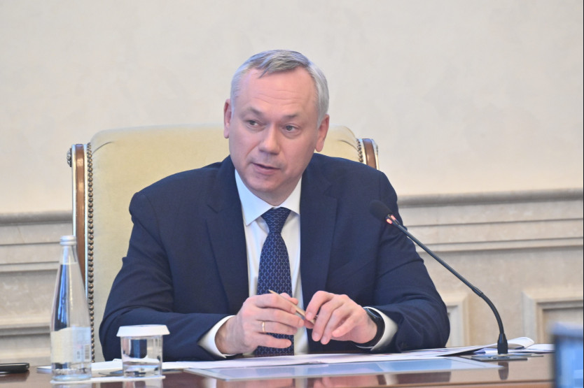 Губернатор Андрей Травников: Новосибирская область значительно увеличила объемы перевозок зерна, нефтепродуктов и контейнерных грузов с начала года