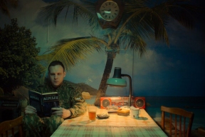 Топ-5 сериалов 2025 от критиков: «Аутсорс», «Дыши» и «Подслушано в Рыбинске»