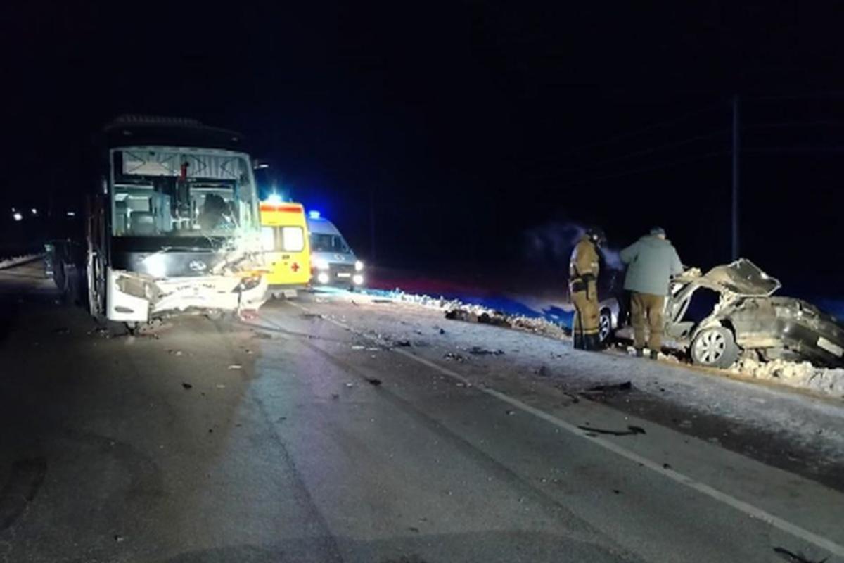 В ДТП с автобусом под Новосибирском погиб человек